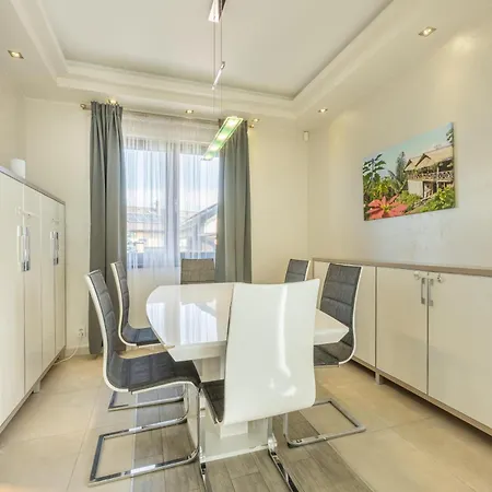 Villa Luxusni Serenity 15 Min Od Prahy Beroun (Central Bohemian)